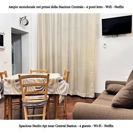 Metro Garibaldi - Loft Con Wifi E 4 Posti Letto Presso La Stazione Centrale Di Napoli المظهر الخارجي الصورة